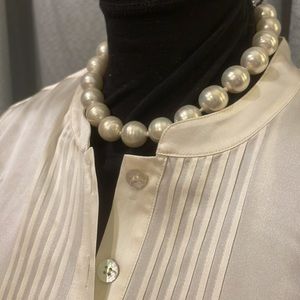 NWT 100% silk blouse Size Medium **Free Shipping**